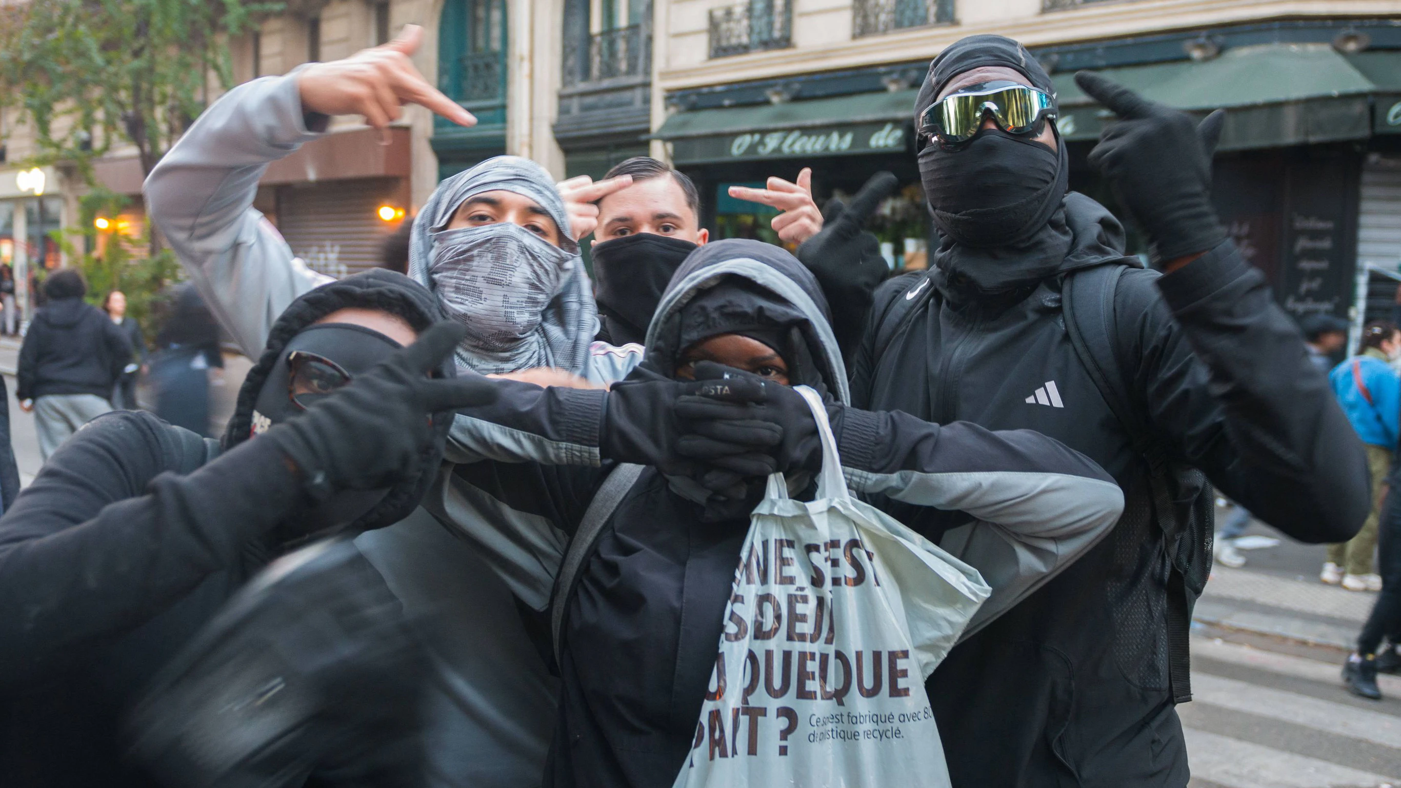 Looting and Clashes During the Demonstration - Paris A group of masked individuals pose for the camera carrying Intermarché shopping bags during the demonstration in Paris, France, on October 17, 2026. Paris France PUBLICATIONxNOTxINxFRAxUK Copyright: xSaptexFabrice/ABACAx