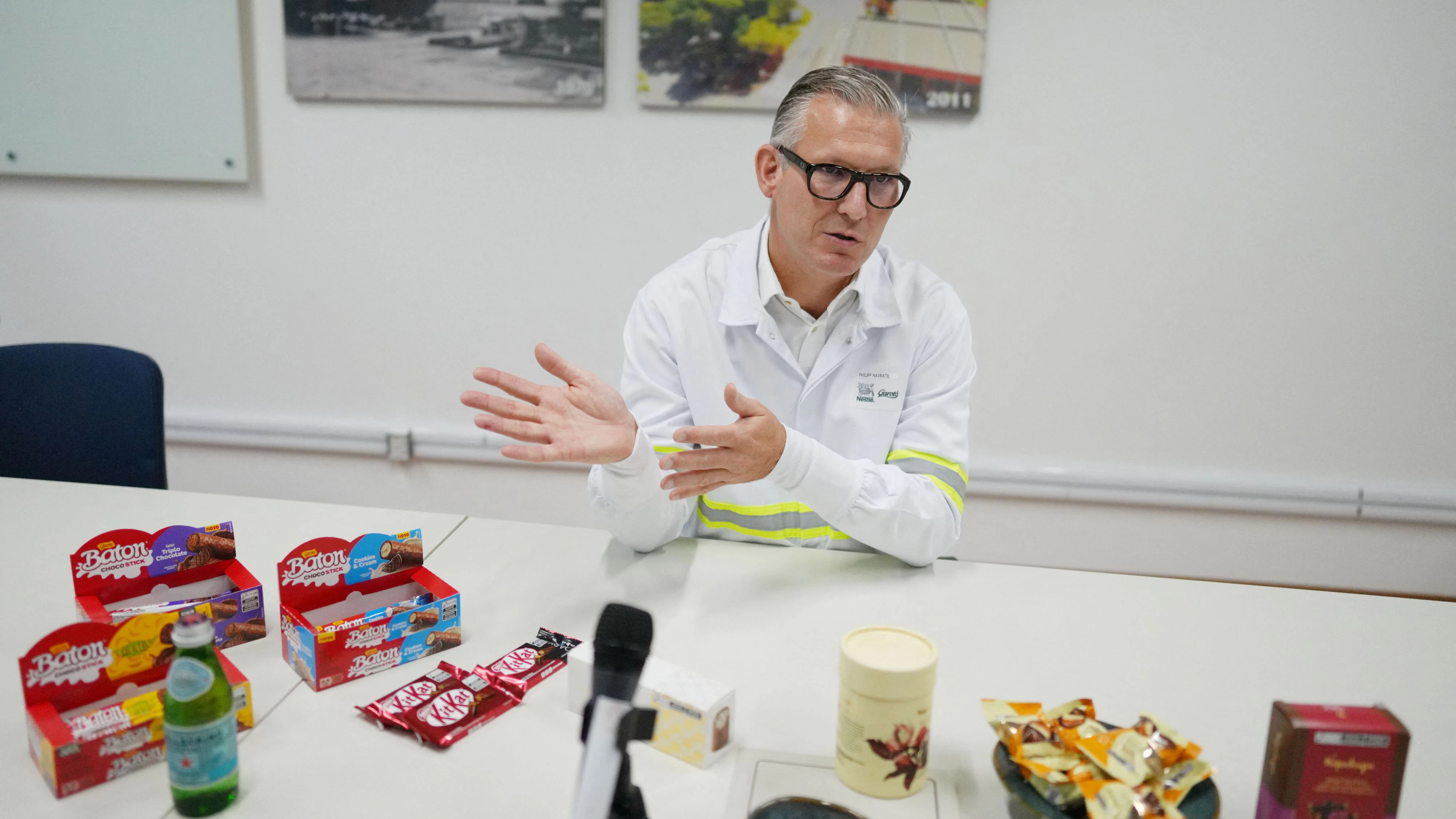 Nestle CEO Philipp Navratil ist dabei, das Geschäft auf die vier Bereiche Kaffee, Produkte für Heimtiere und Nutrition sowie regionale Kulinarikprodukte und Snacks zu fokussieren und sich von einer Reihe anderer Geschäfte zu trennen.