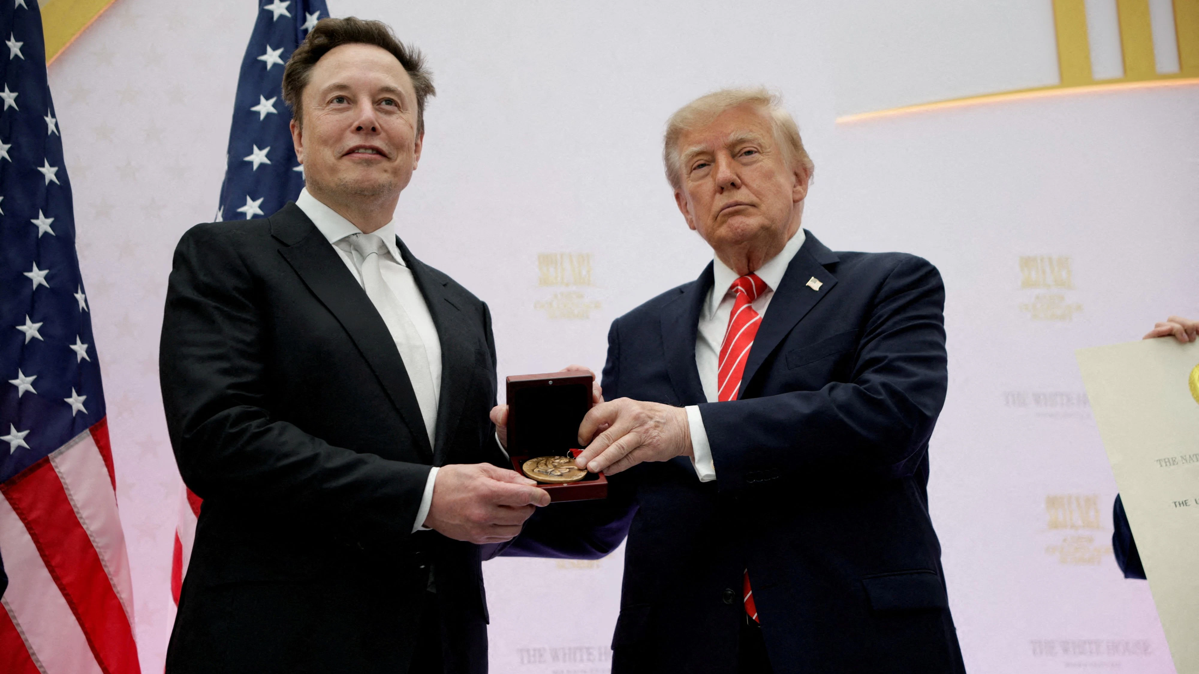 Trump hat Musk gebeten, die Einschränkungen bei der Nutzung des Satellitensystems Starlink durch die Ukraine aufzuheben. 