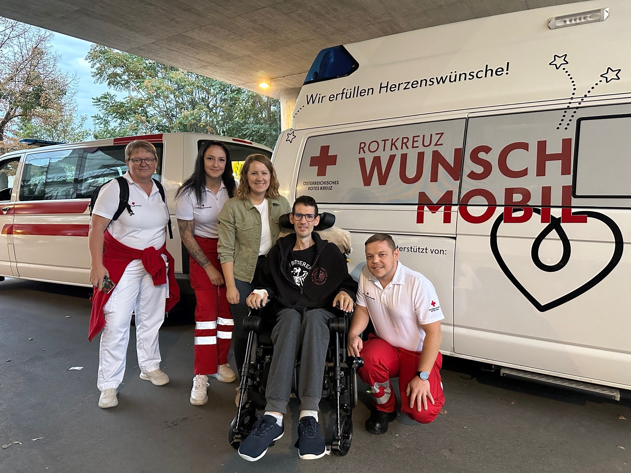 Gemeinsam mit seinen Rotkreuz-Kollegen ging es für Johannes zum Konzert nach Wien.
