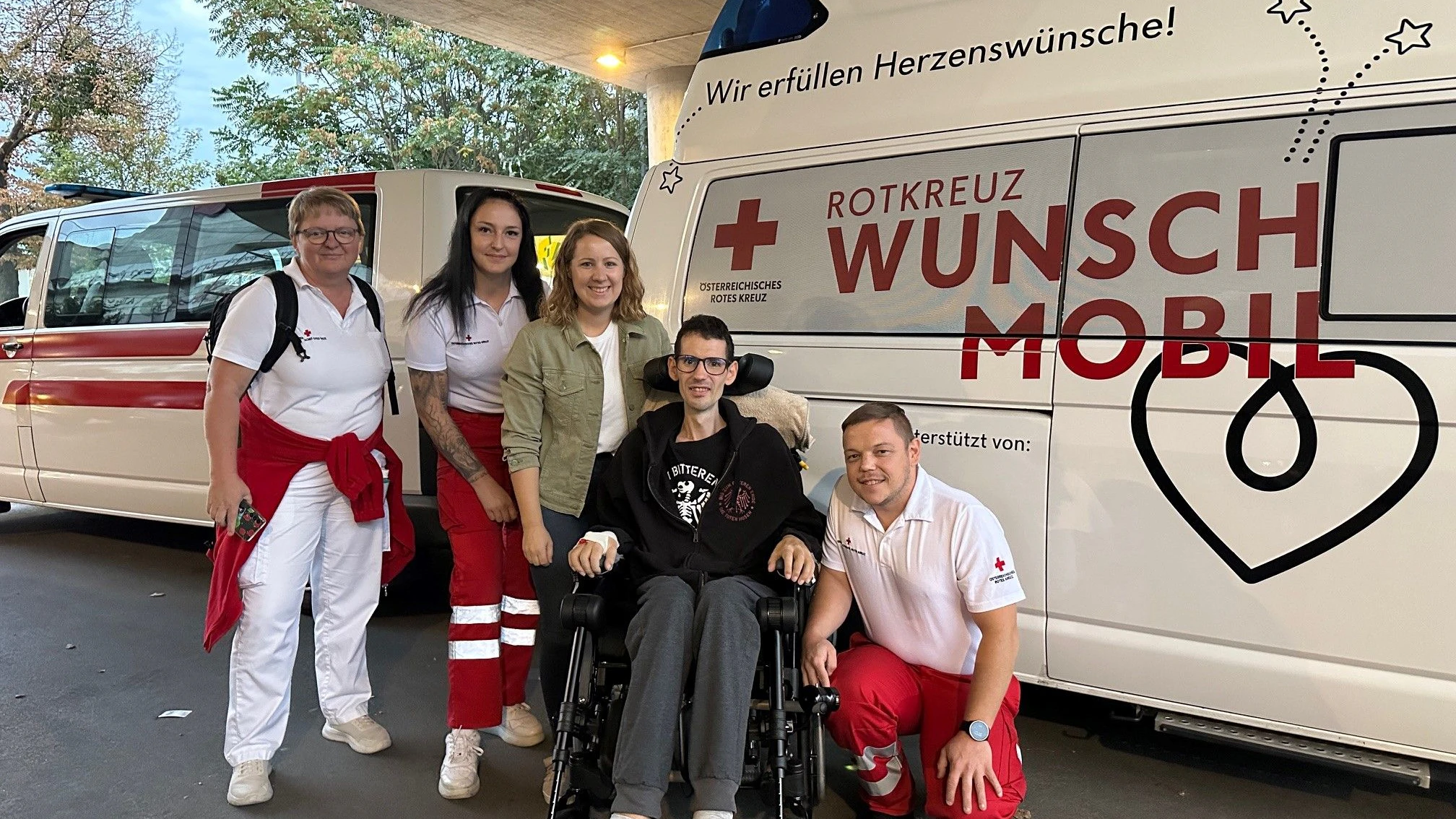 Gemeinsam mit seinen Rotkreuz-Kollegen ging es für Johannes zum Konzert nach Wien.