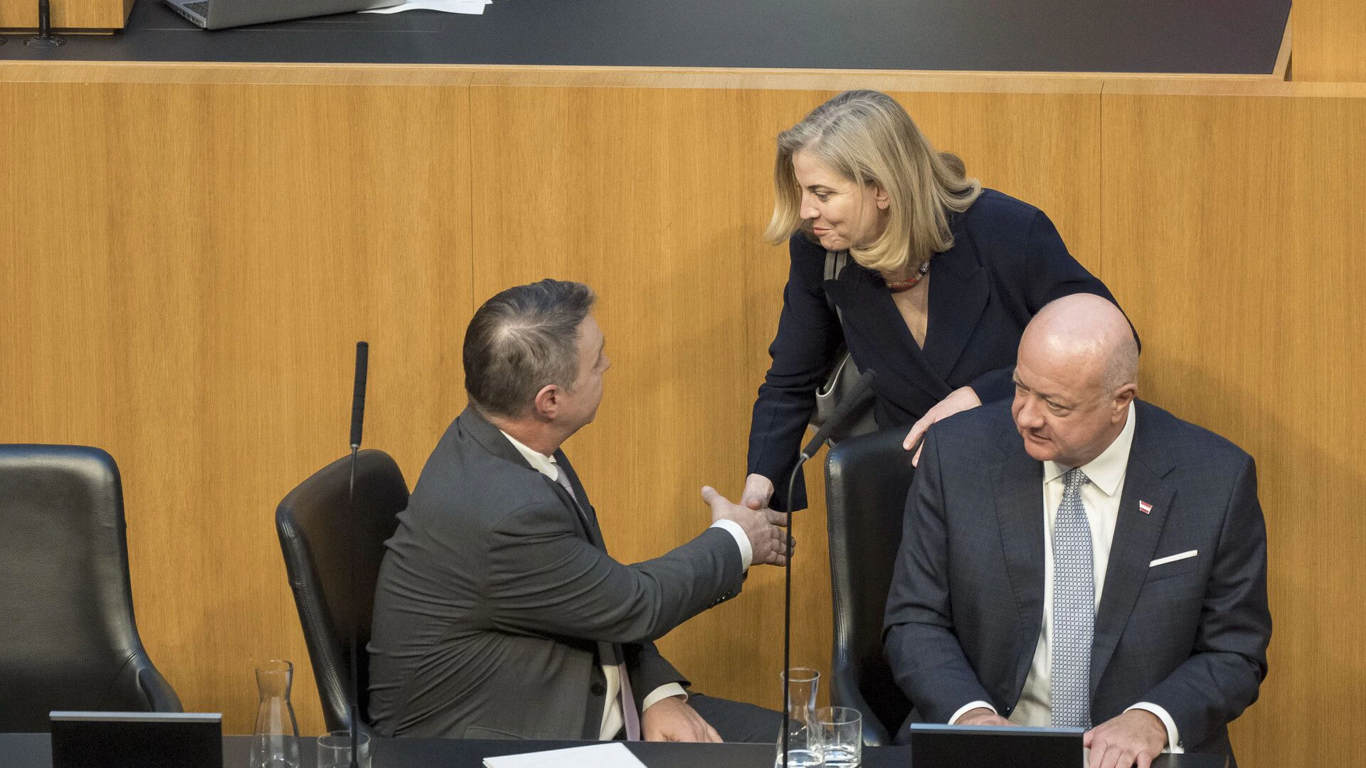 Heute.at - So viel Vertrauen haben Österreicher in die Regierung