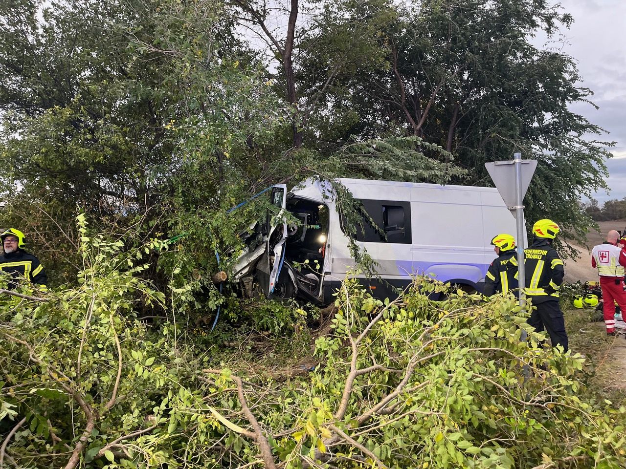 Heute.at - Schwerer Crash – Mann im Fahrzeug reanimiert