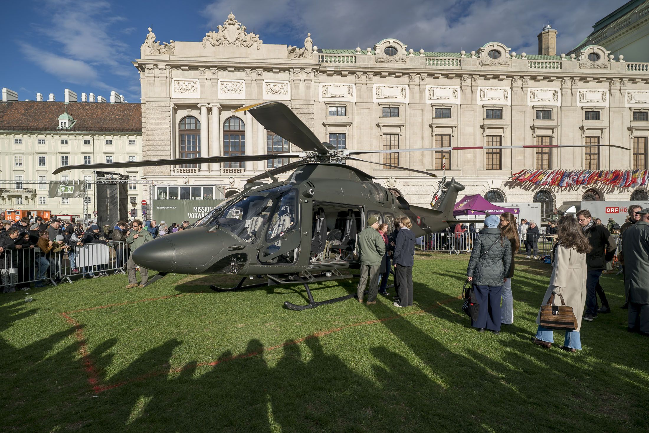 Leistungsschau des Bundesheeres am Heldenplatz anlässlich des Nationalfeiertages.