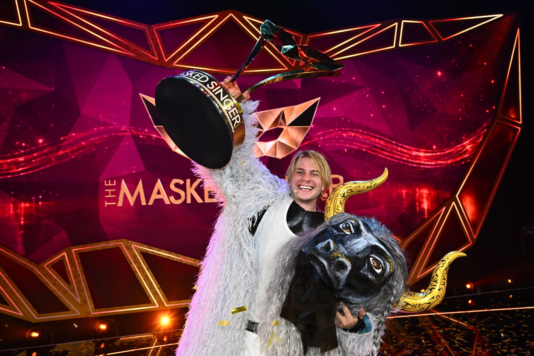 Heute.at - Nach Sieg! Masked Singer-Gewinner zerstört Pokal