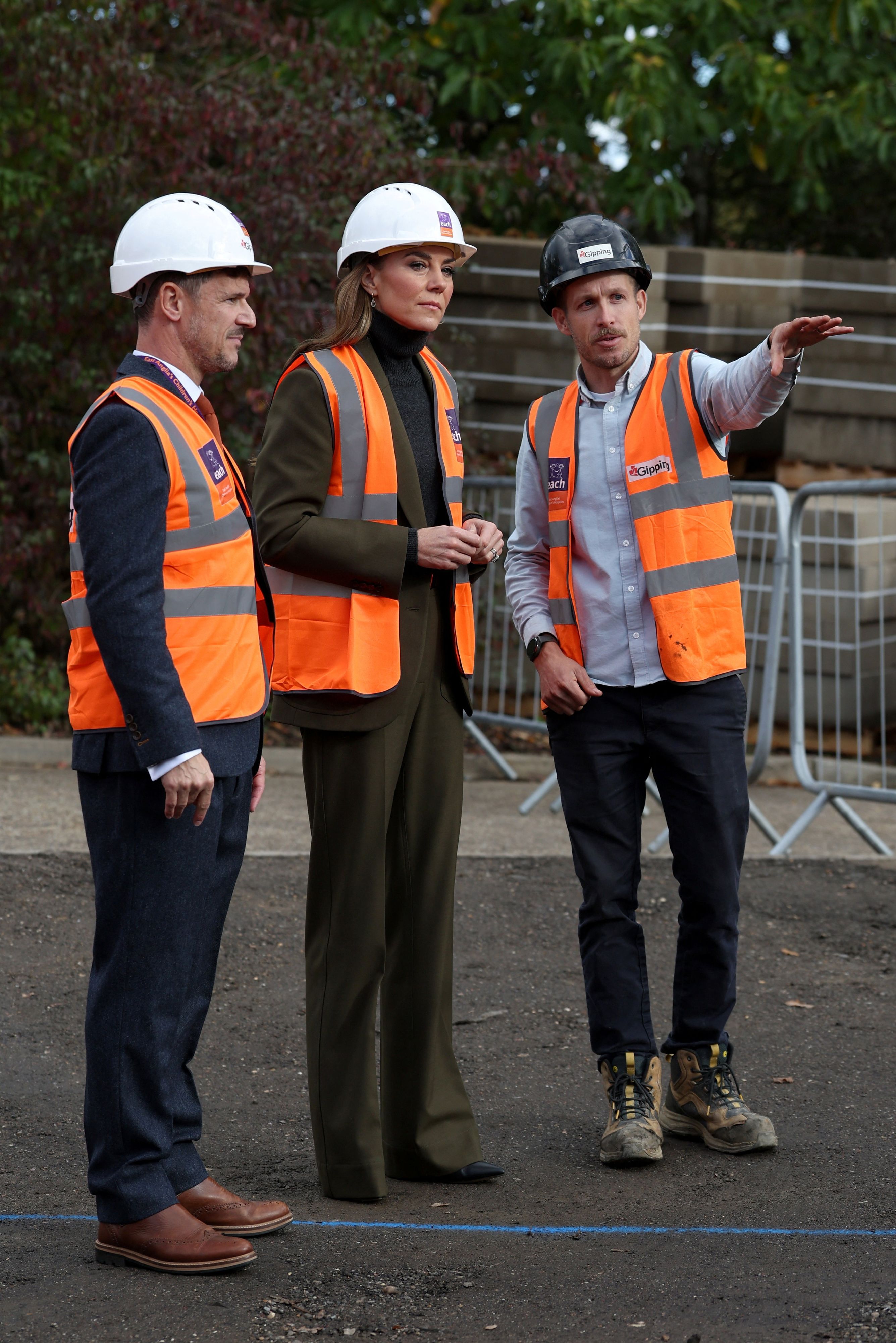 Pinzessin Kate tauscht Glamour gegen Helm.