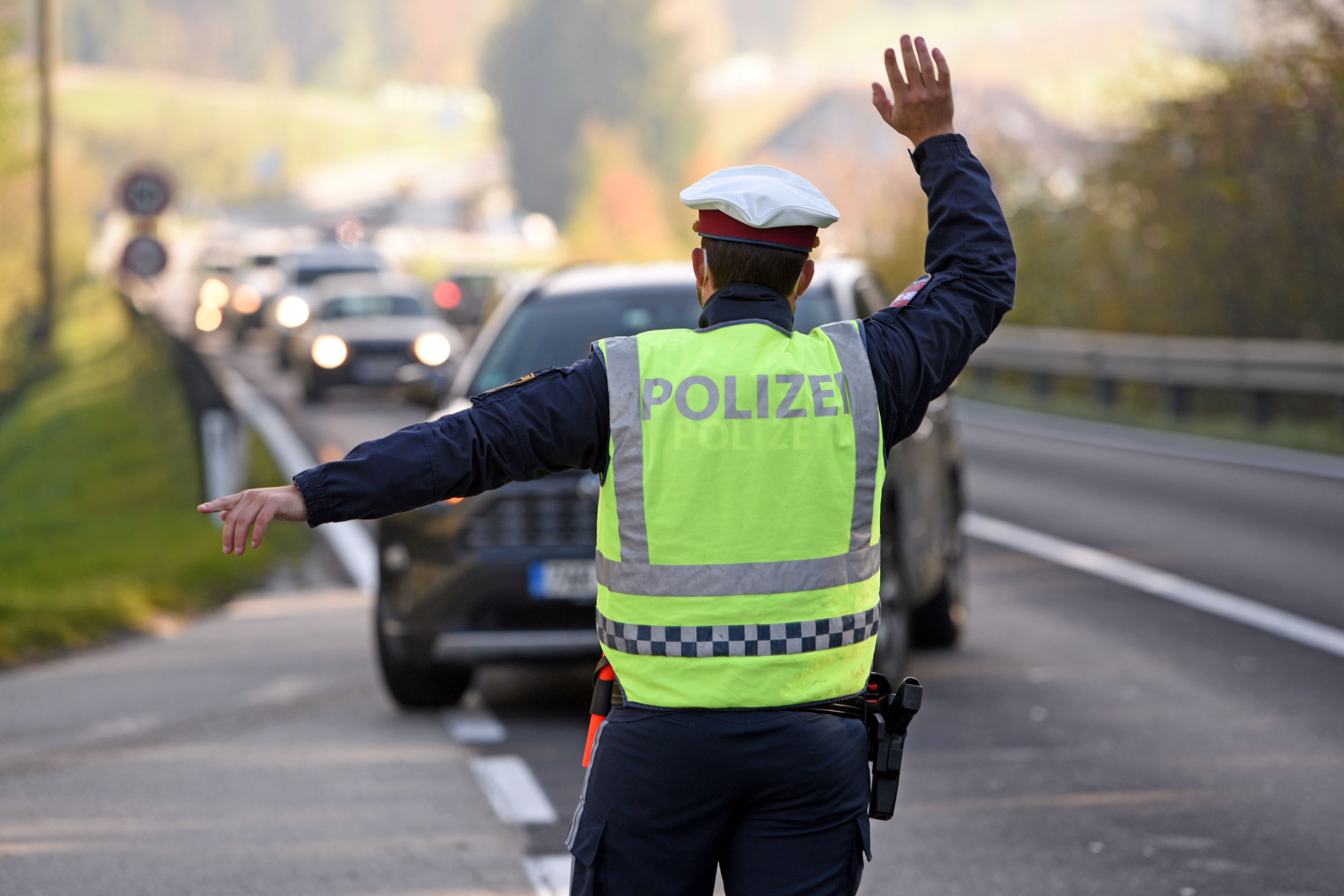 Der Mann geriet in eine Fahrzeugkontrolle.