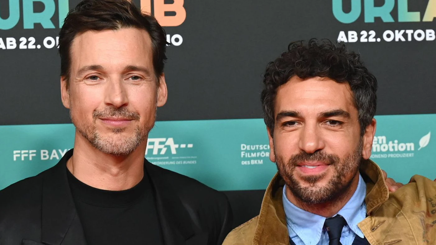 Florian David Fitz und Elyas M'Barek knutschen in ihrem neuen Film.