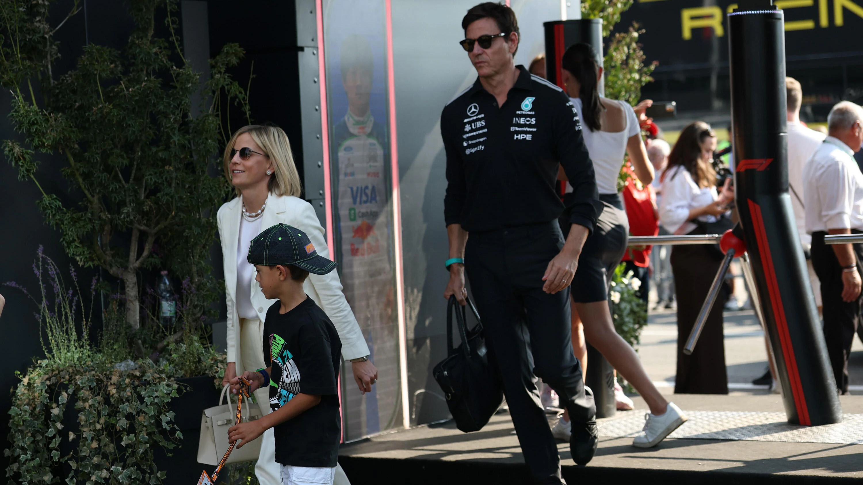 Der Sohn von Mercedes-Teamchef Toto Wolff war in einen Unfall verwickelt.
