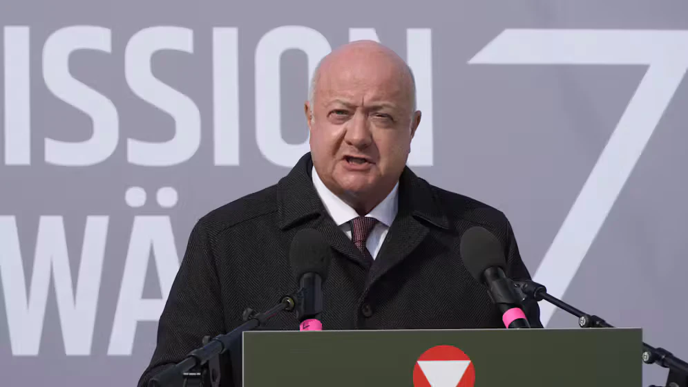In seiner Rede am Nationalfeiertag sprach sich Bundeskanzler Christian Stocker (ÖVP) für ein wehrhaftes Österreich aus. 