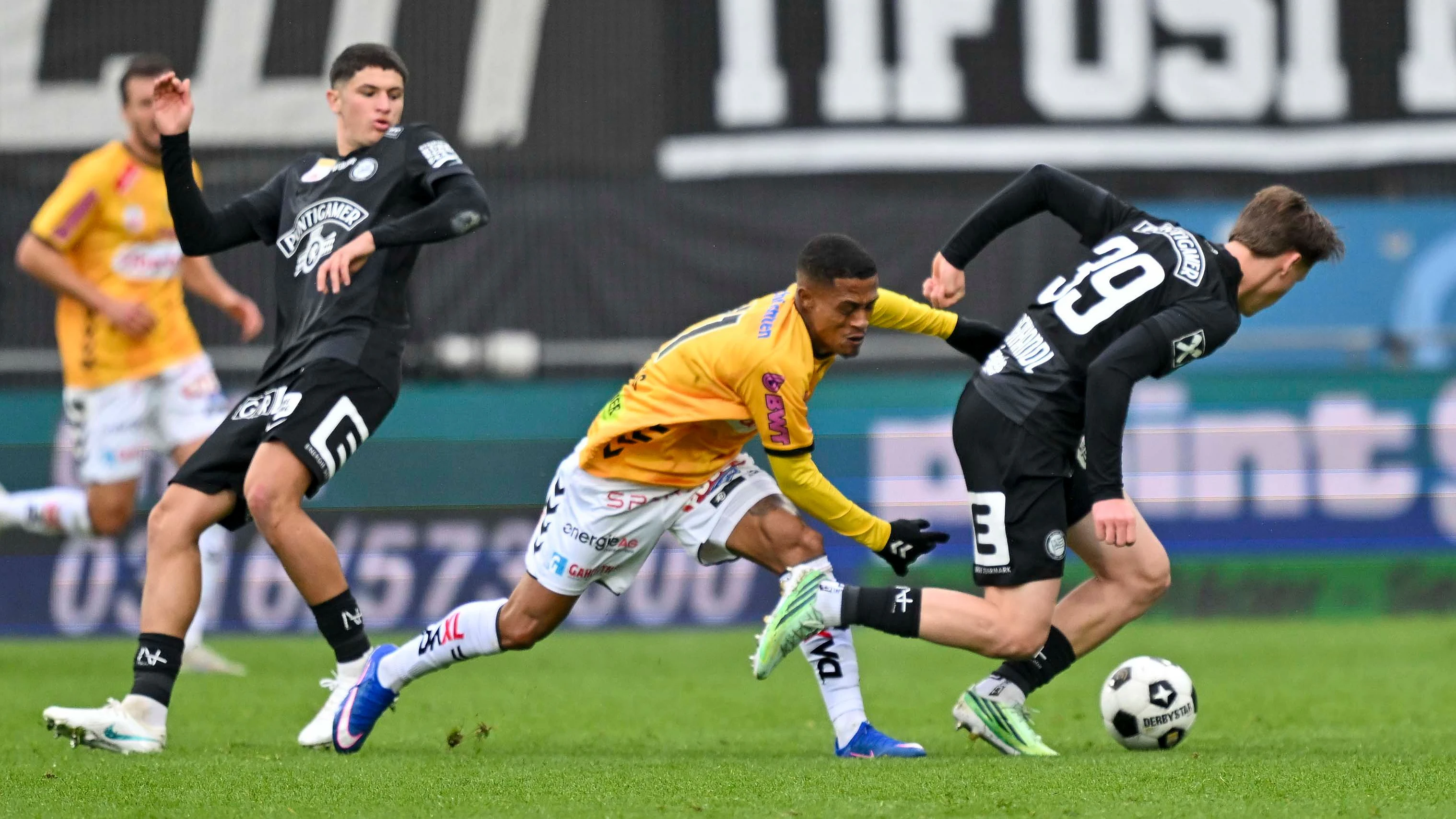 Heute.at - Rot, Elfer, 2:2! Sturm rettet Punkt im Herzschlagfinish