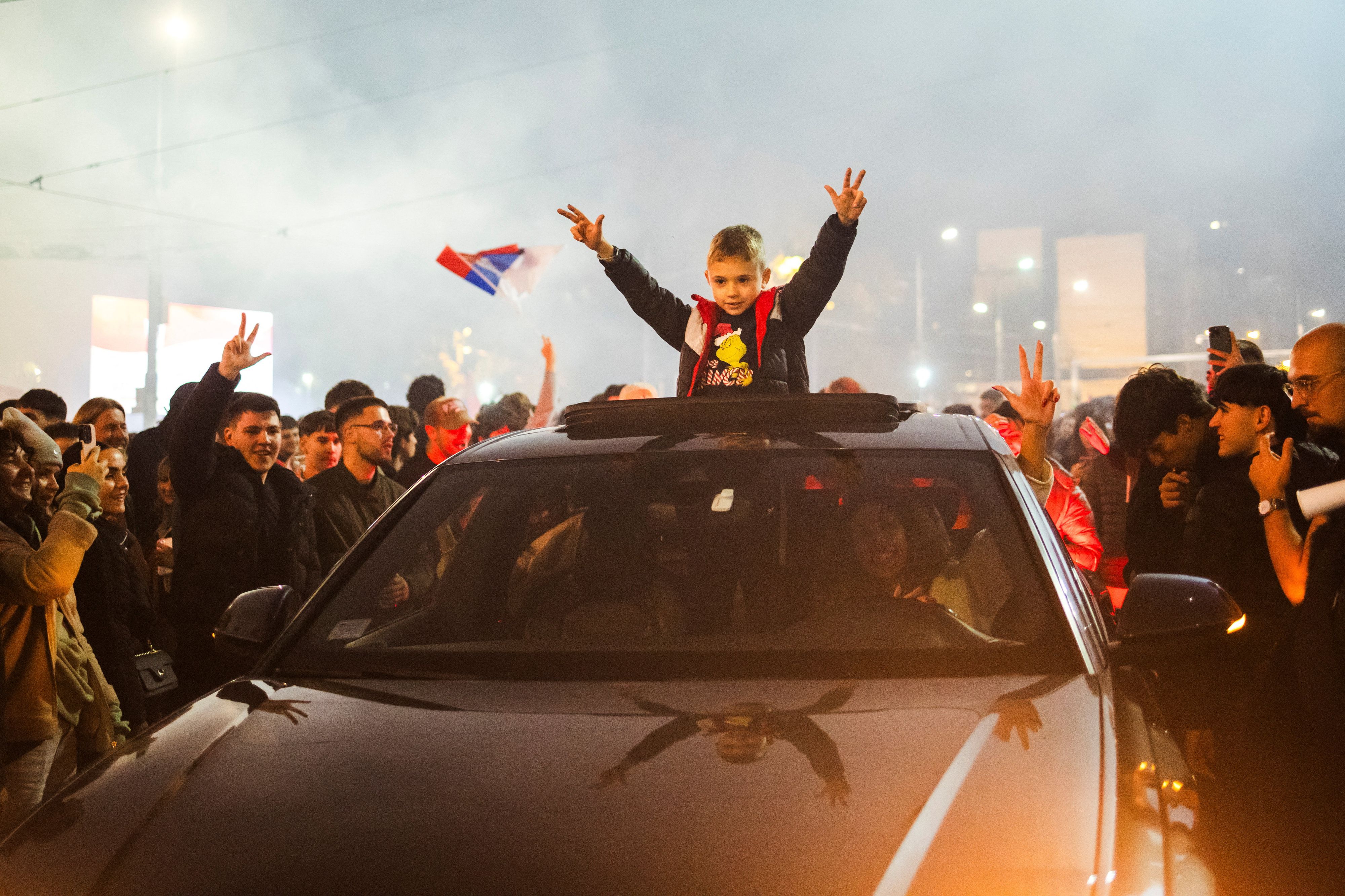 Nach fast zwei Jahre langen Protesten und einem erbitterten Kampf gegen Korruption hat die serbische Studentenbewegung die Parlamentswahl gewonnen.