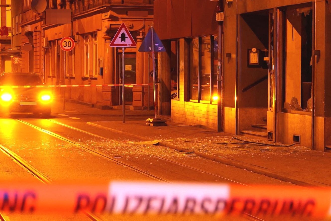 Heute.at - Mysteriöse Explosion in Café gibt Polizei Rätsel auf