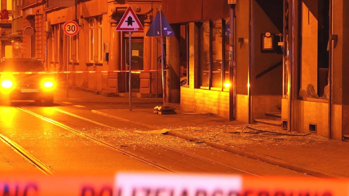 Heute.at - Mysteriöse Explosion in Café gibt Polizei Rätsel auf