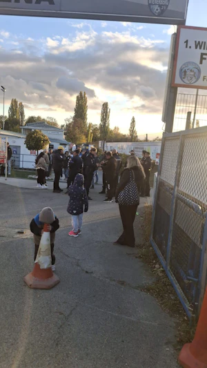 Massenschlägerei Favoriten: Polizei-Einsatz bei Kinder-Fußballturnier in Wien am Nationalfeiertag. U9-Turnier abgebrochen, Ermittlungen laufen.