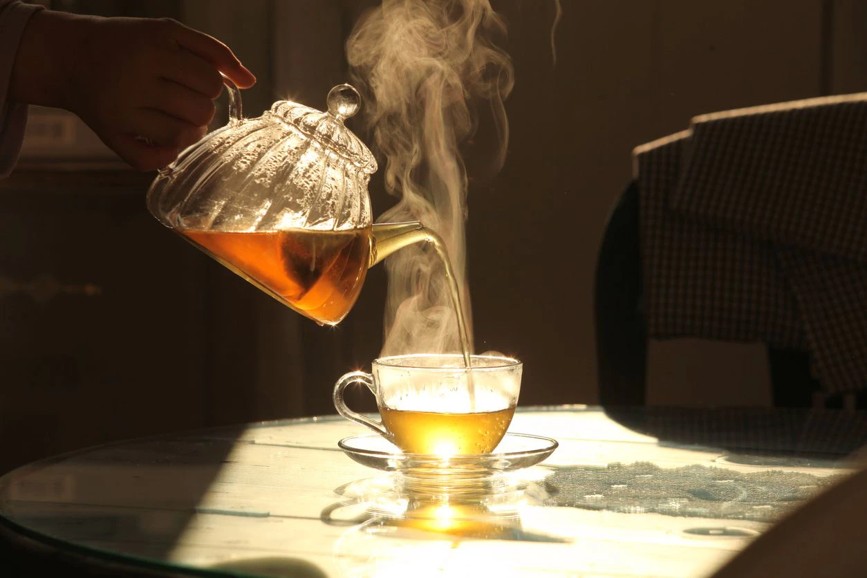 (Zu) heißer Kaffee ist schlecht, heißer Tee nicht besser: Die Studienautoren konnten keinen Unterschied zwischen verschiedenen Heißgetränken feststellen