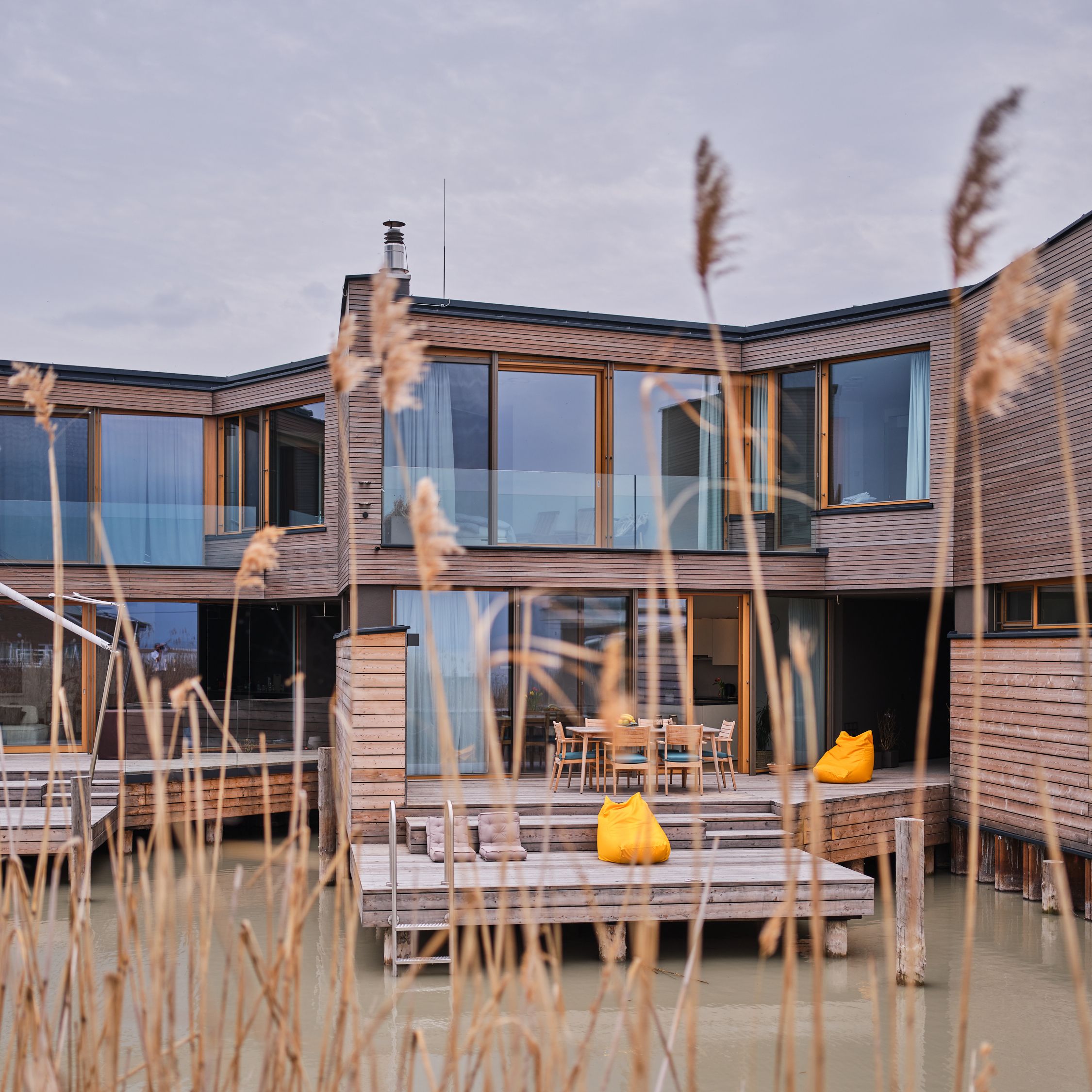 Private Seeterrasse direkt am Wasser: ein Genuss