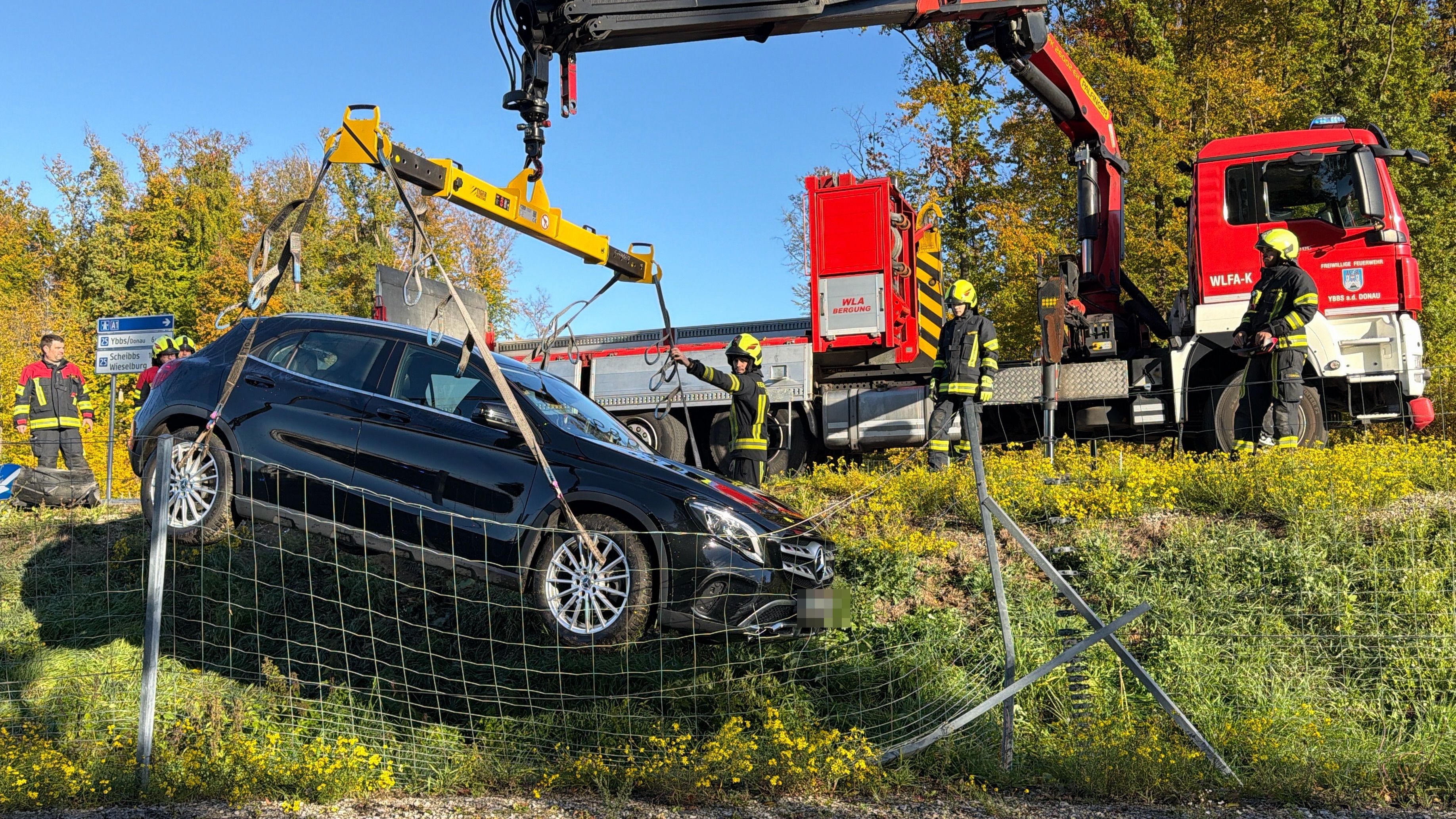 Auf der B25 bei Petzenkirchen kam es am 27. Oktober zu einem spektakulären Verkehrsunfall.