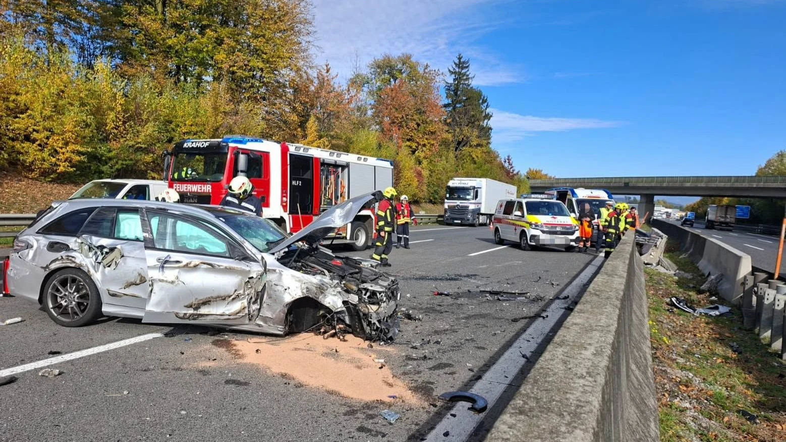 Am Dienstag, 27. Oktober, kam es kurz nach 12.30 Uhr zu einem schweren Verkehrsunfall auf der Westautobahn (A1) bei St. Georgen/Ybbsfelde im Bezirk Amstetten.