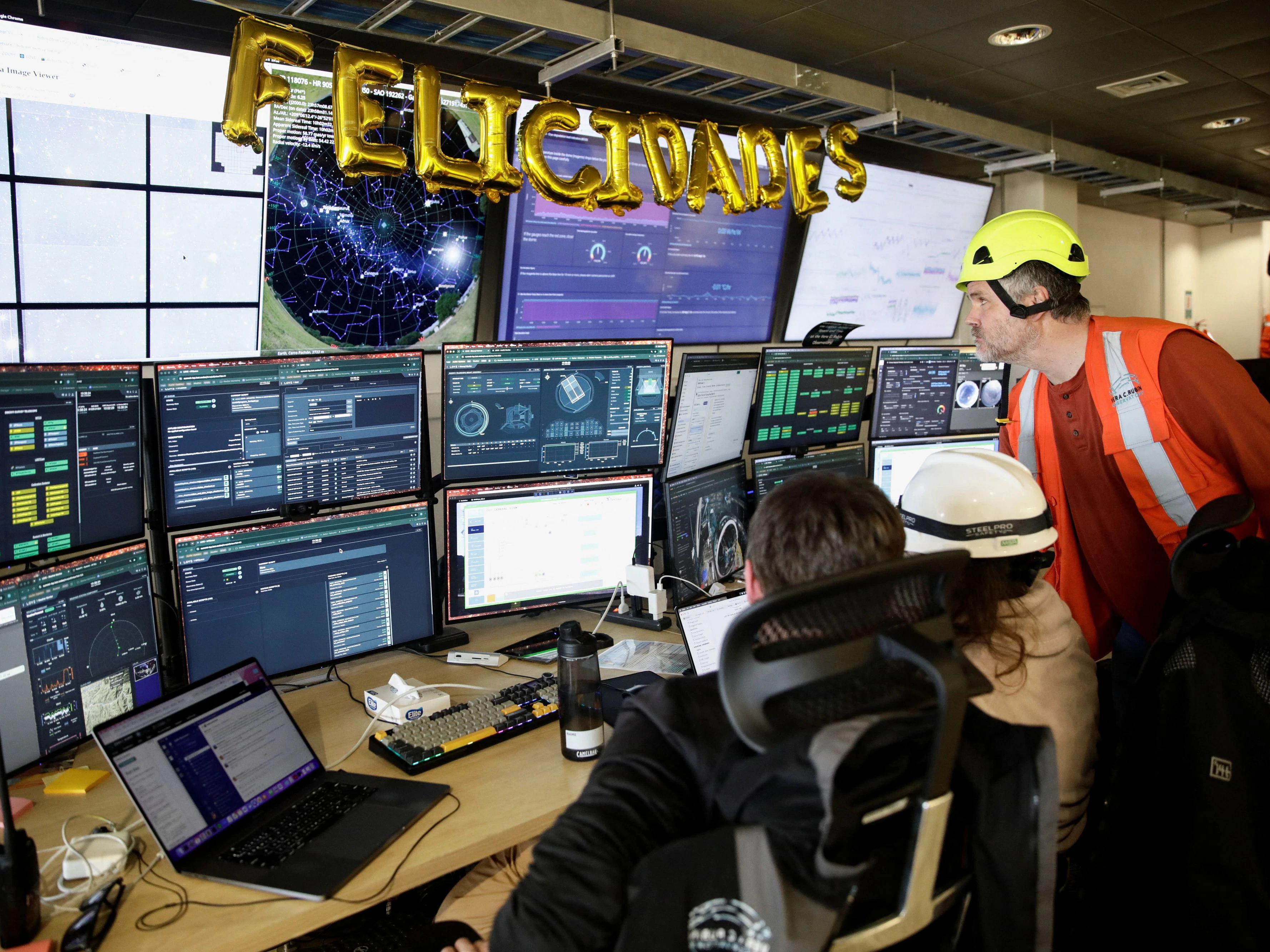 Vera-C.-Rubin-Observatorium  in Cerro Pachón, Chile, begann im Juli 2026 seine jahrzehntelange angelegte Mission zur Erforschung des Nachthimmels. Seine ständig aktualisierten Aufzeichnung enthüllen bisher verborgene kosmische Veränderungen.