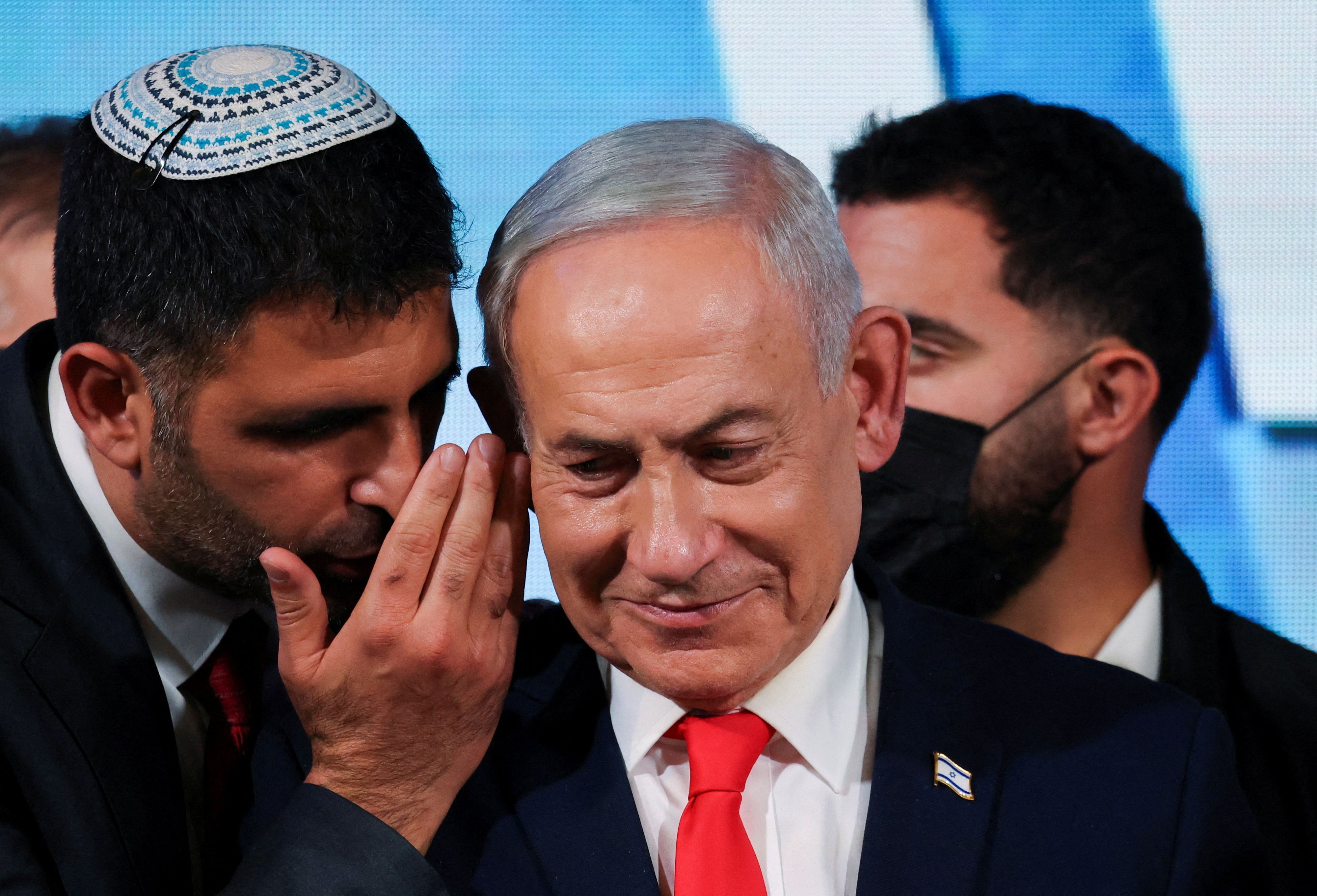 Premierminister Netanyahu Minuten nach den ersten Nachwahl-Umfragen.