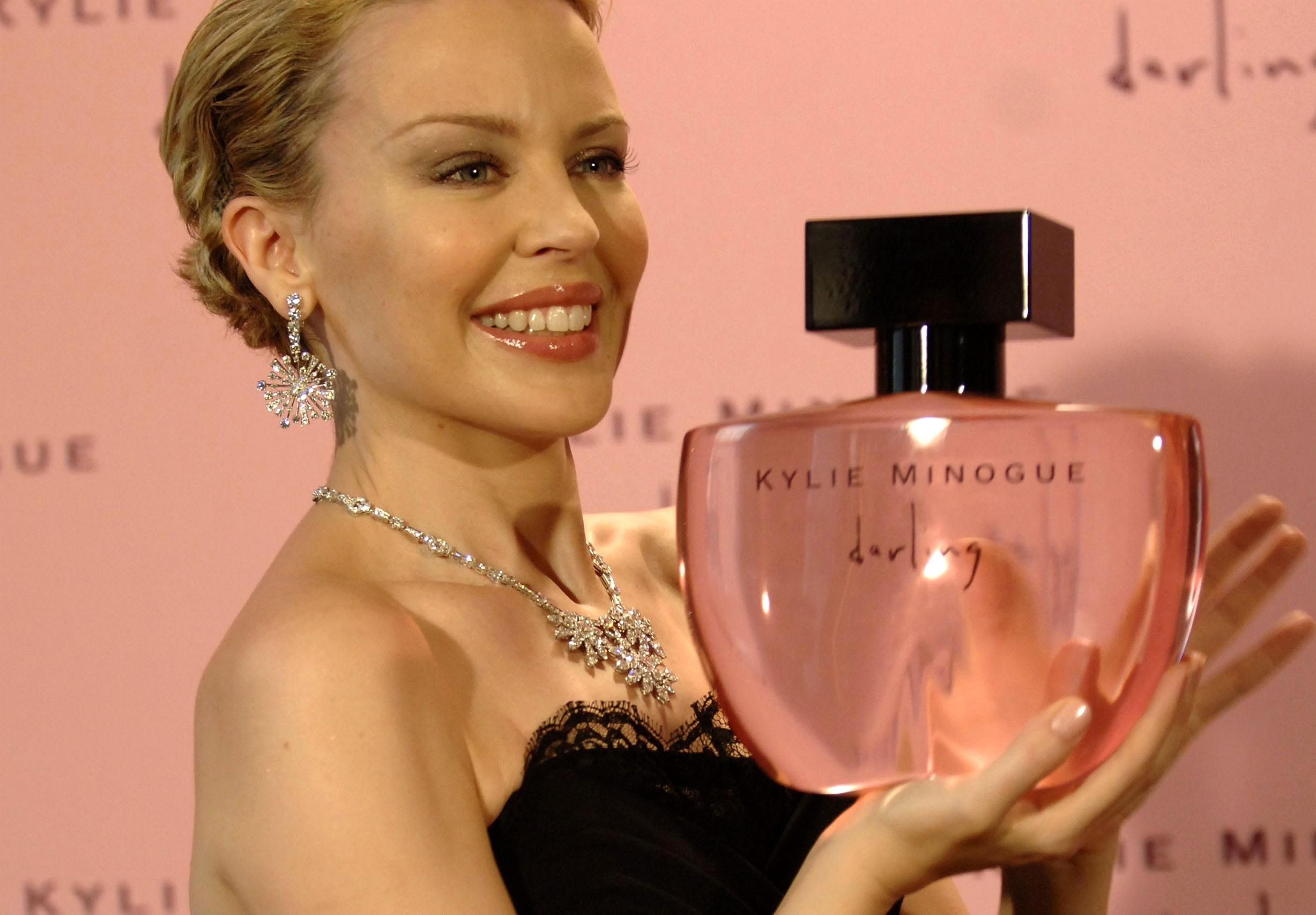 Heute.at - Warum Stars plötzlich wieder eigene Parfums machen