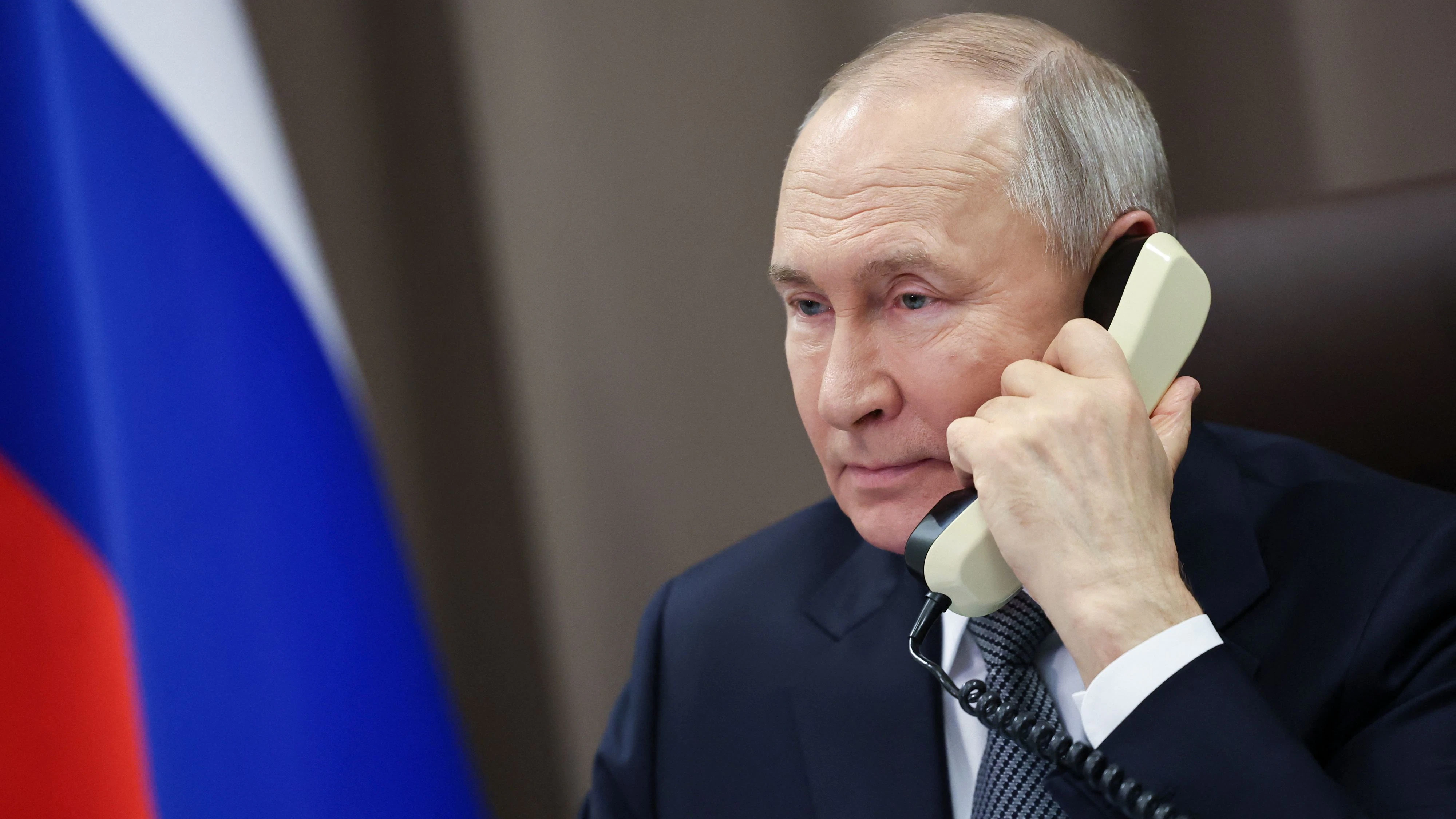 90 Minuten lang telefonierte Wladimir Putin mit den Staats- und Regierungschefs von Norwegen und Finnland über den Ukraine-Krieg. Archivbild.