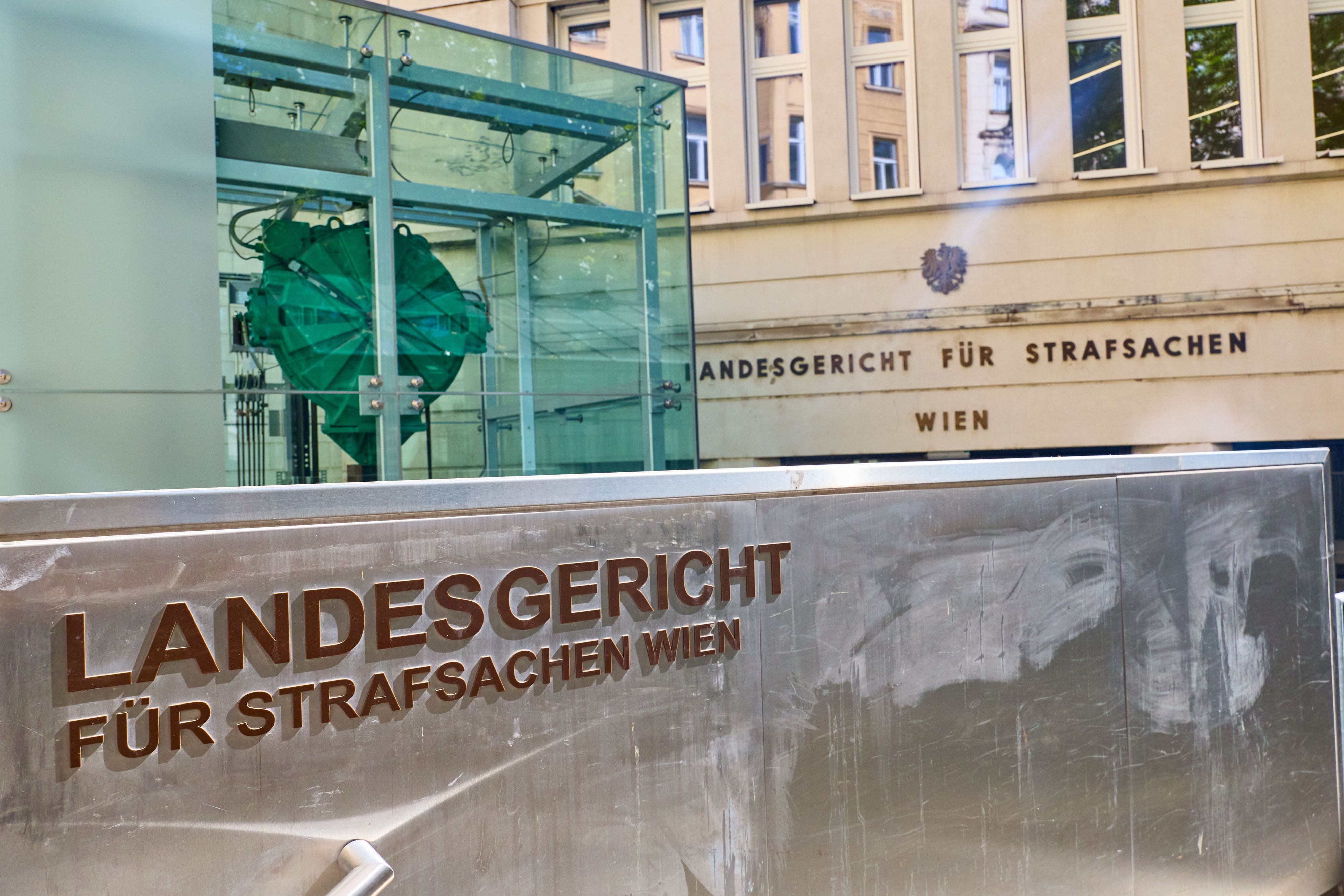 Am Landesgericht Wien fand ein Strafprozess gegen eine amtsbekannte Größe der Neonazi-Szene statt