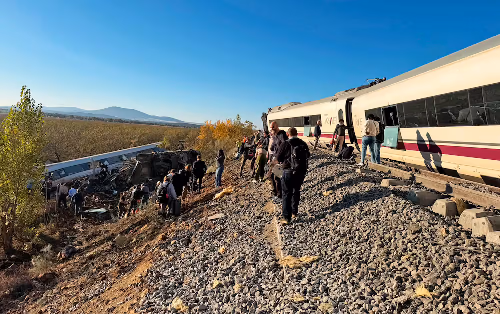 Heute.at - Mindestens 39 Tote bei schwerem Zugunglück in Spanien
