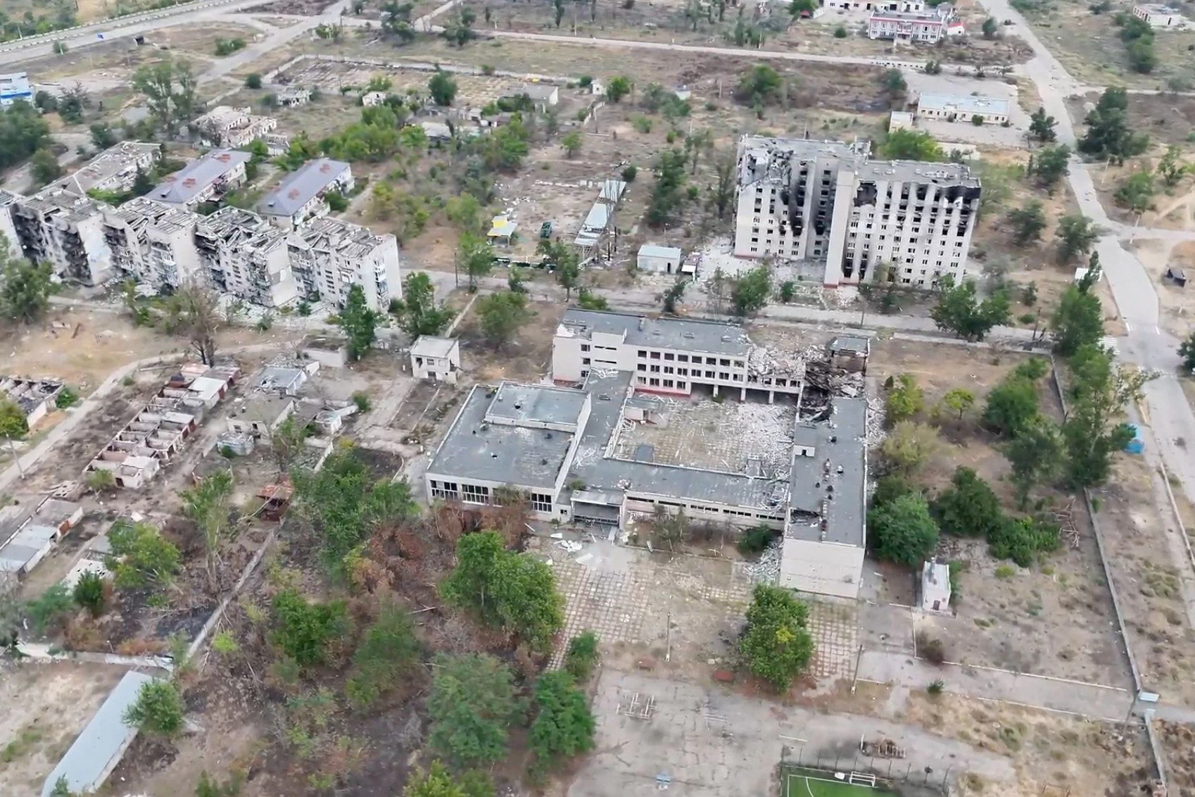 Ein Drohnenfoto der weitgehend zerstörten Stadt Oleschky in der umkämpften Region Cherson