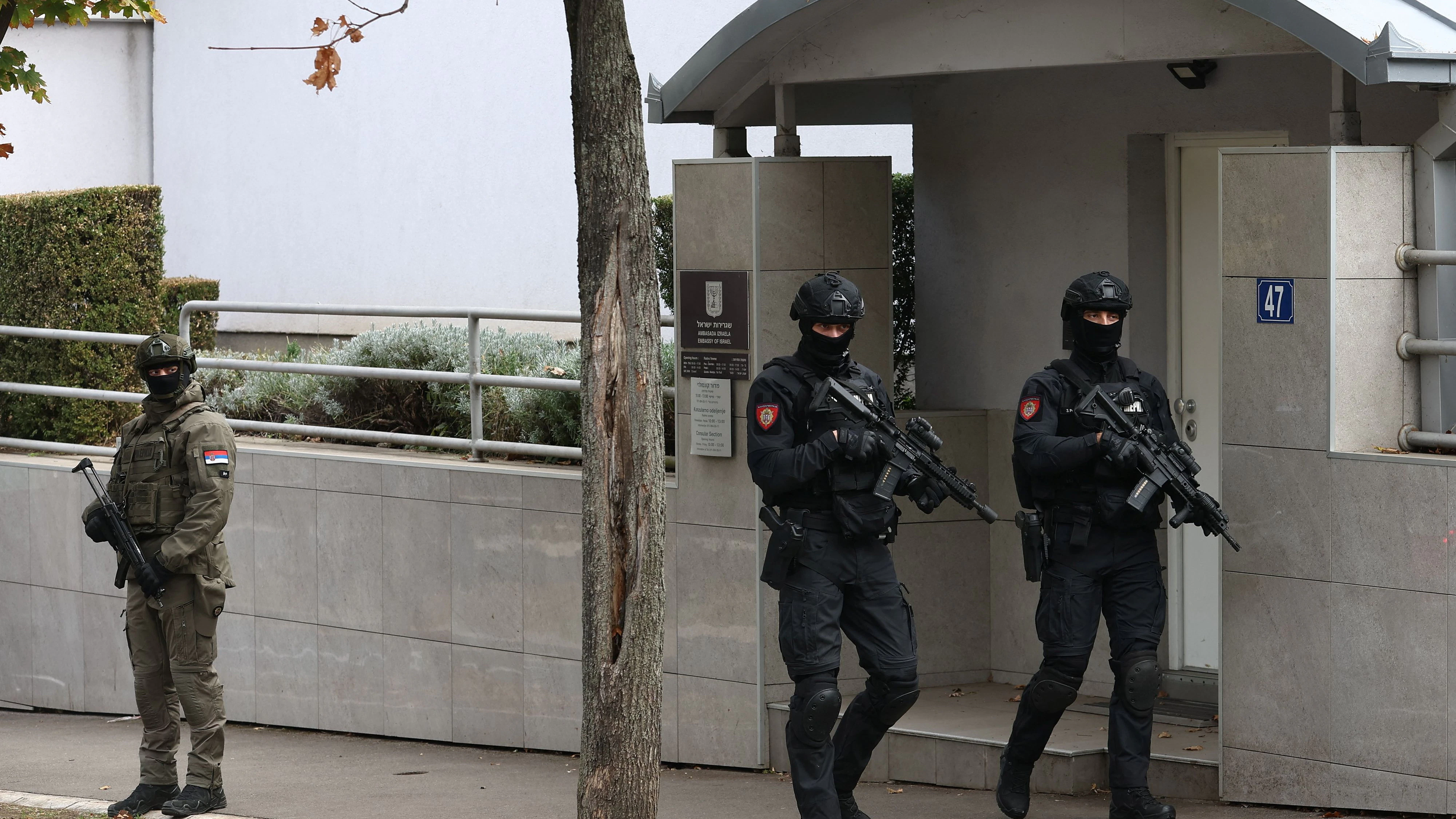 Messer-Attacke vor Botschaft in Belgrad! Angreifer tot