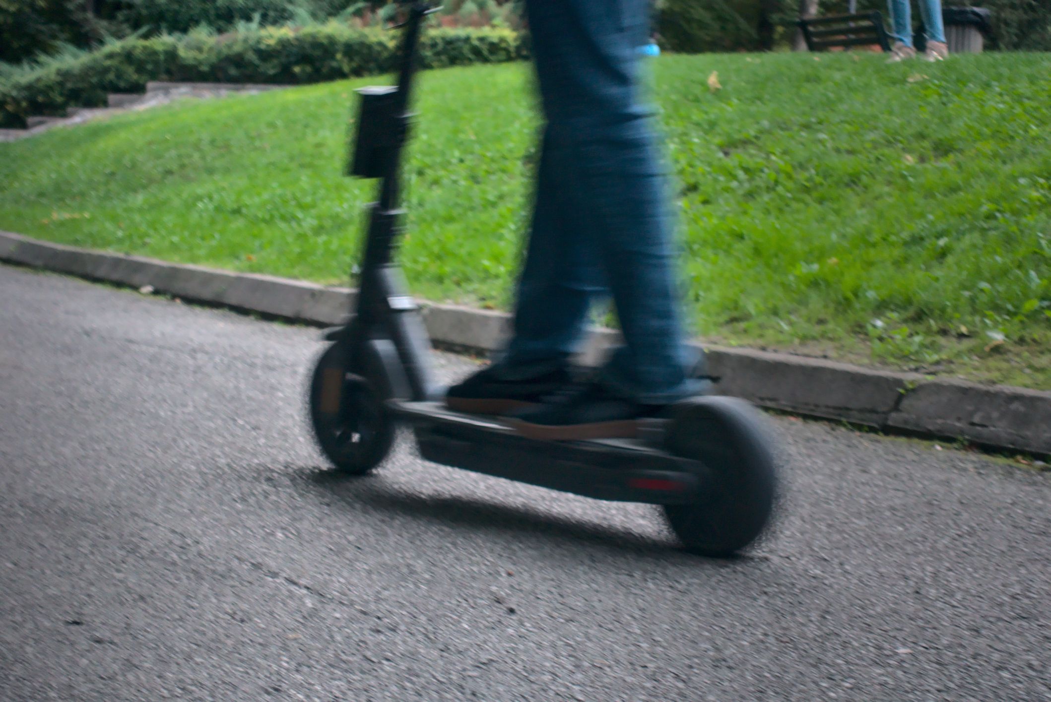 Heute.at - Bub (12) düst betrunken mit E-Scooter durch Ort