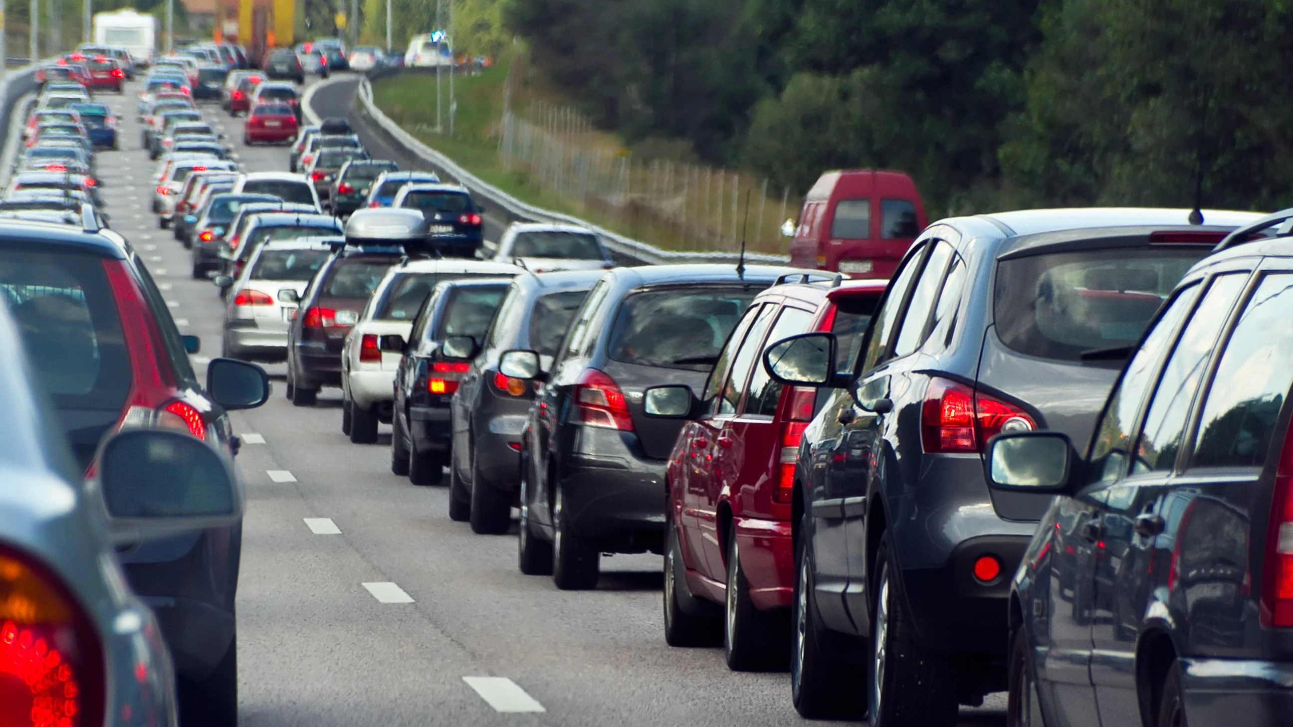 Heute.at - Mega-Stau auf A1! Pendler verlieren über eine Stunde