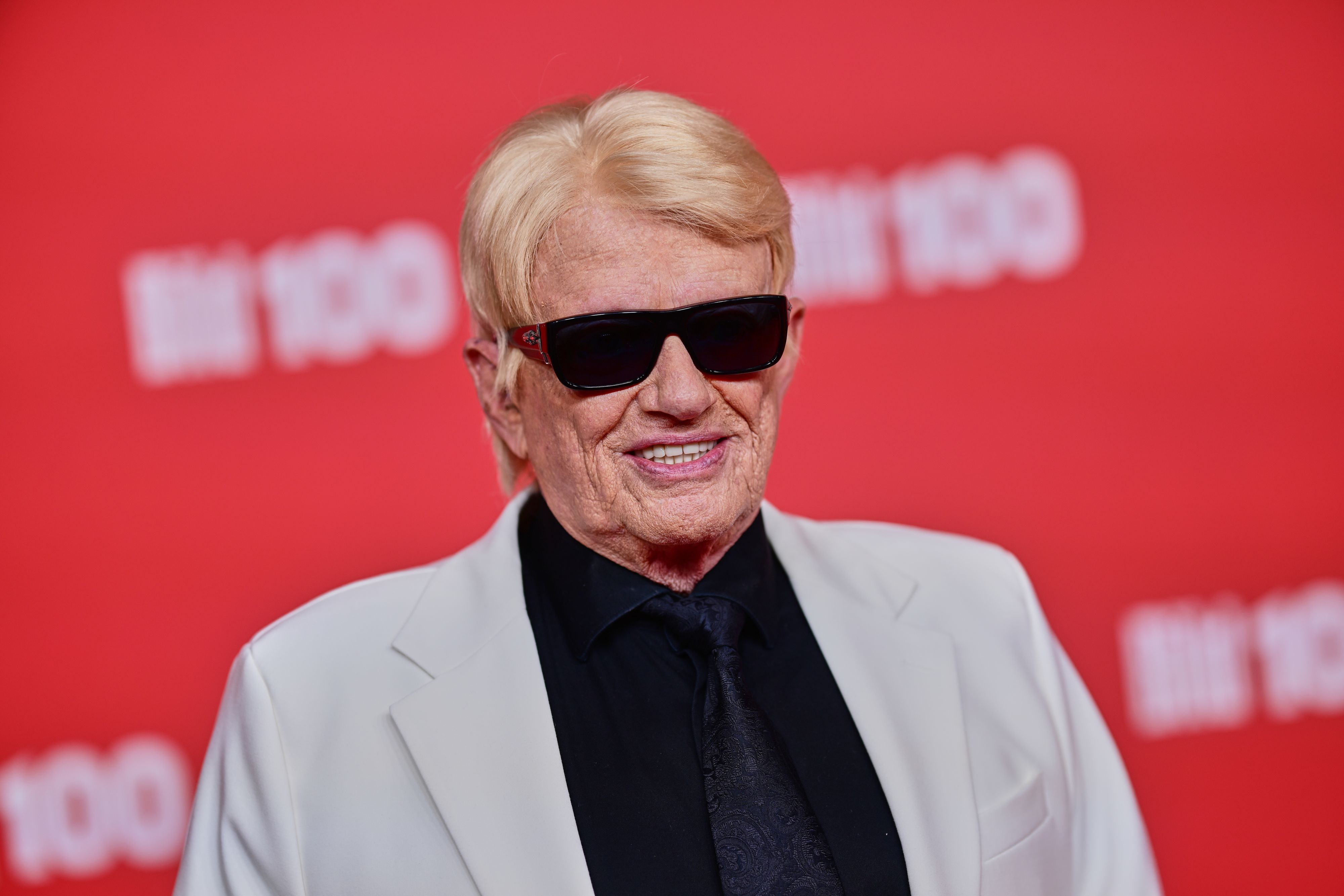 Heino spielt im Pilotfilm am Wörthersee sich selbst.