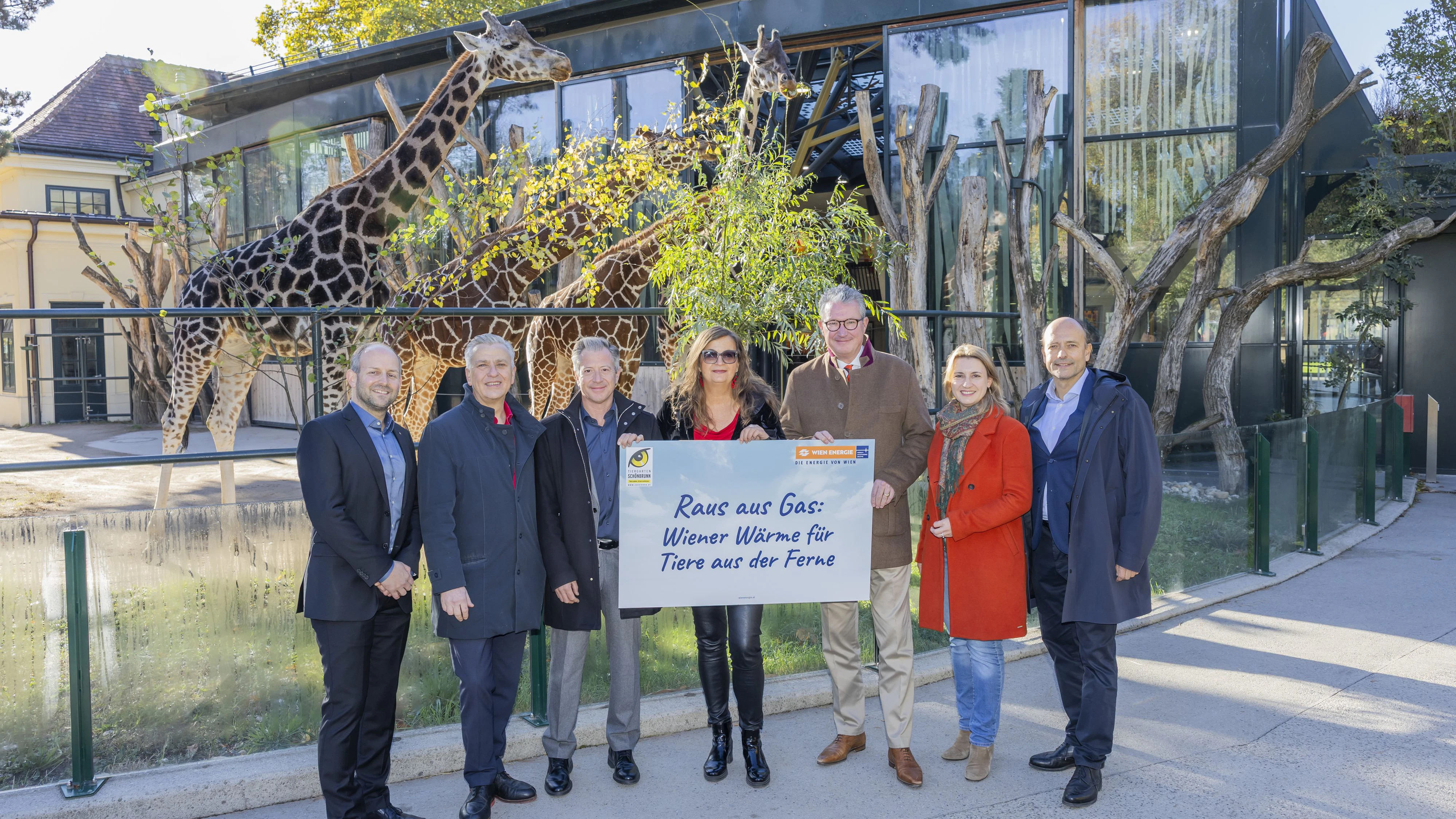 Stadträtin Ulli Sima im Tiergarten Schönbrunn zum Thema "Raus aus Gas".