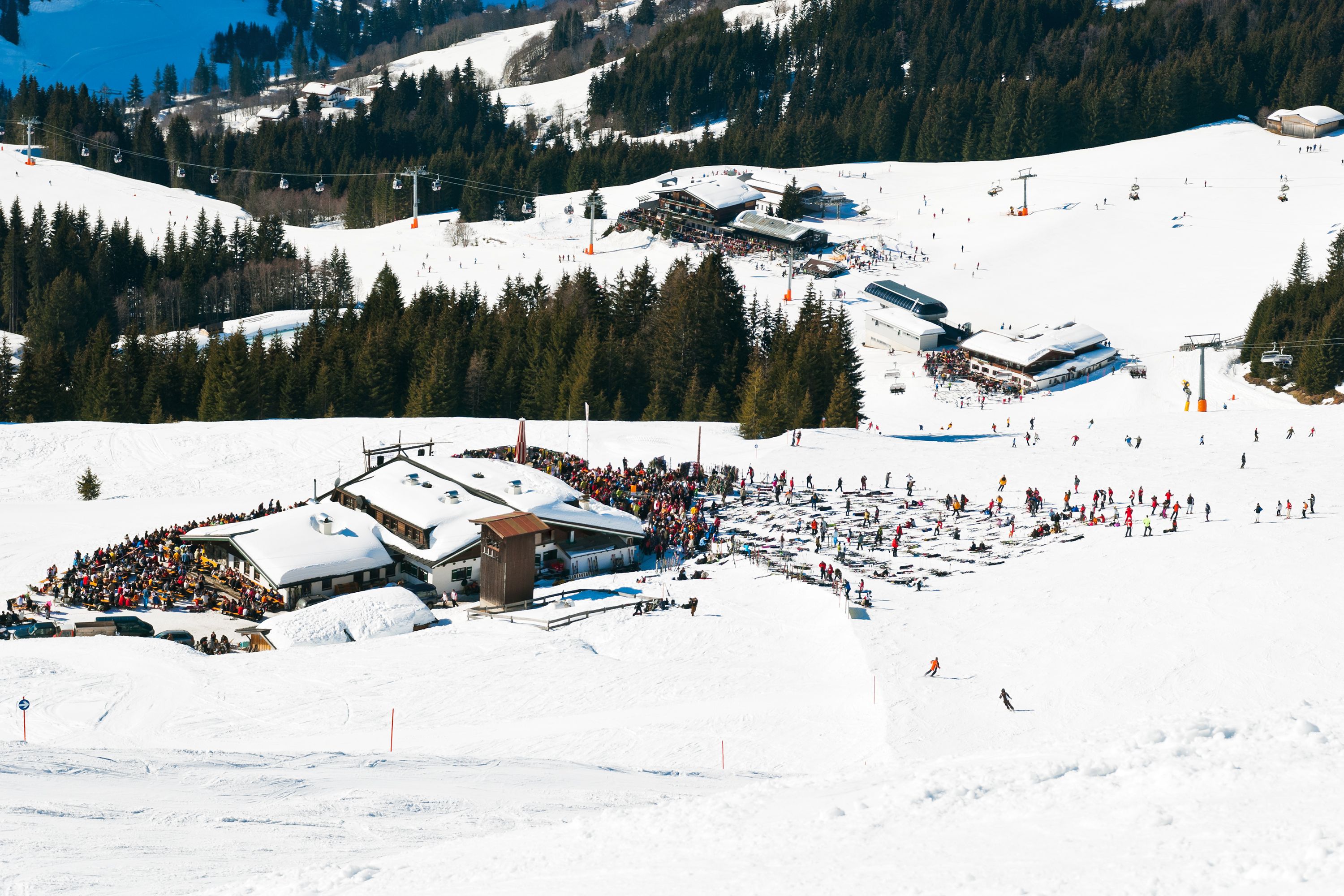 In Saalbach geht es mit der neuen Gondel direkt zum Gipfel, dazu kommt eine neue Piste in Leogang.