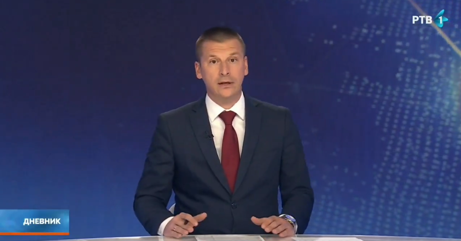 Moderator Goran Eror verlas die Entschuldigung des Senders RTV live auf Sendung.
