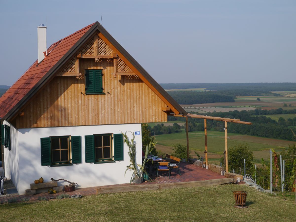 Entzückendes Kellerstöckl mit herrlichem Weitblick.