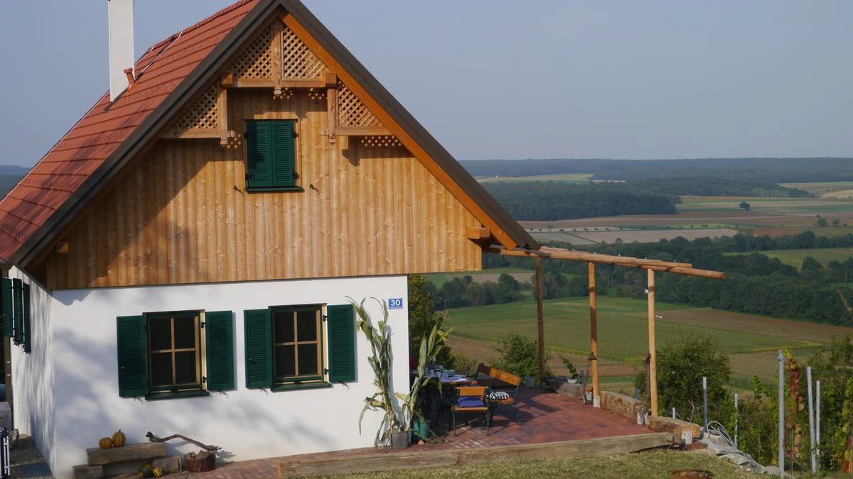 Entzückendes Kellerstöckl mit herrlichem Weitblick.