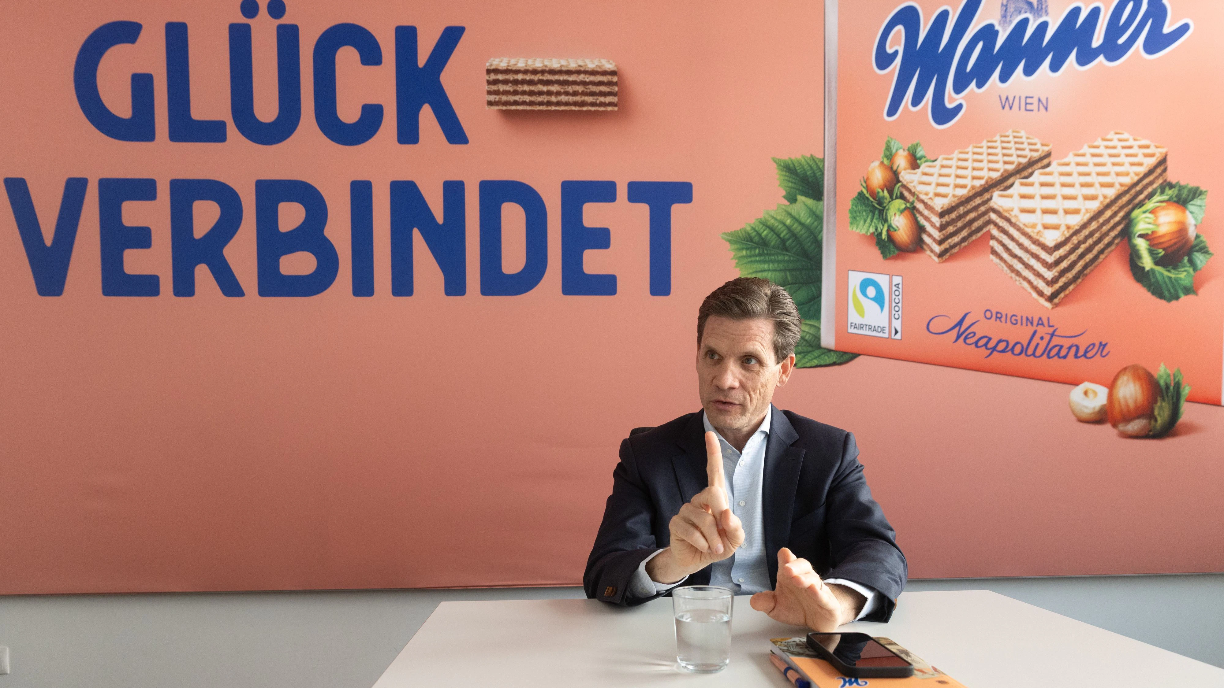 Manner-CEO Dieter Messner übt scharfe Kritik an der Regierung und Standortpolitik Österreichs.
