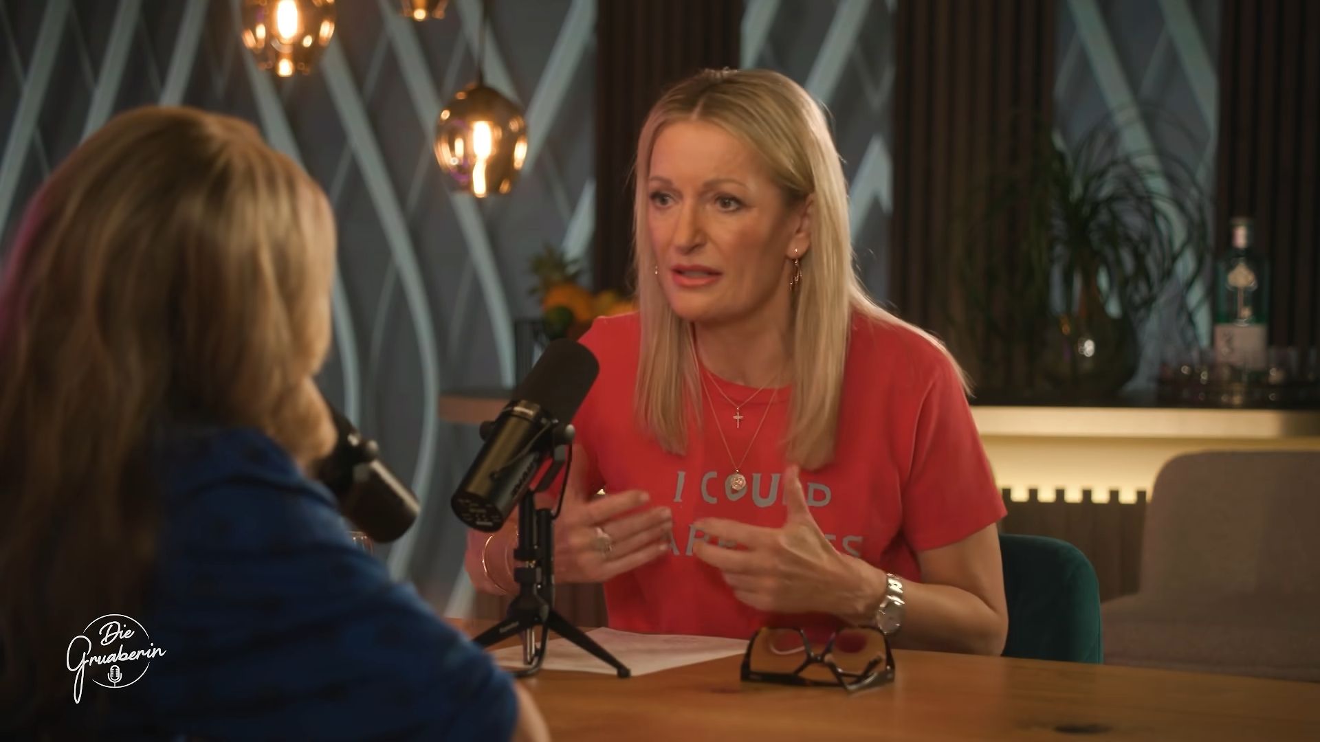 Monika Gruber hat eine klare Meinung zu Überempfindlichkeit.