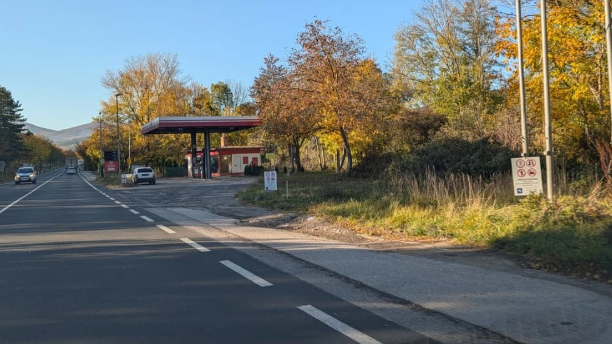 Die Tankstelle hätte schon im Sommer versteigert werden sollen.