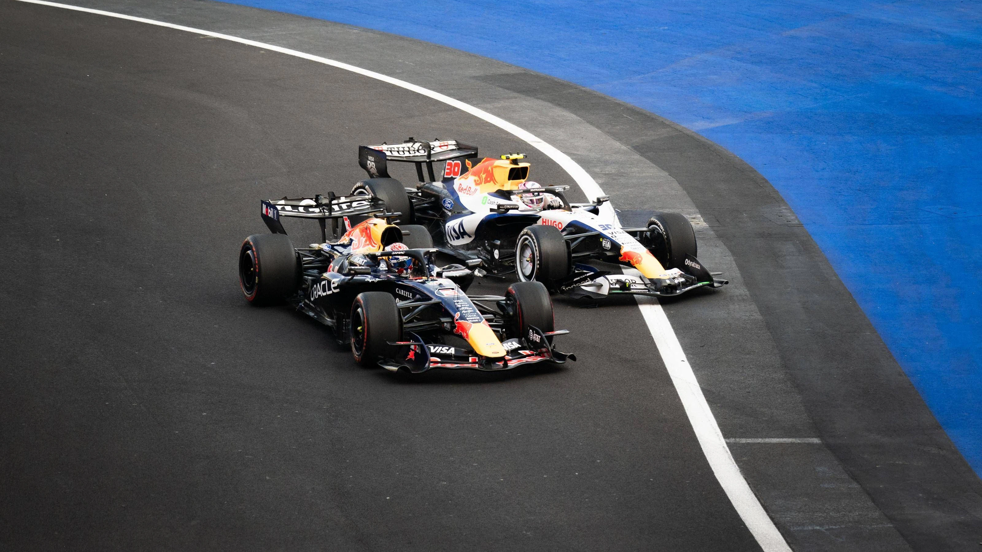 Heute.at - Verstappen erhält nach Red-Bull-Crash Startplatz-Strafe